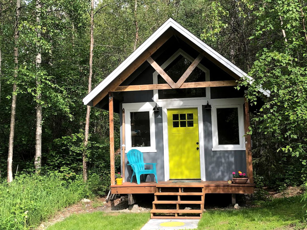 Tiny Houses (Anchorage, Alaska, United States of America)