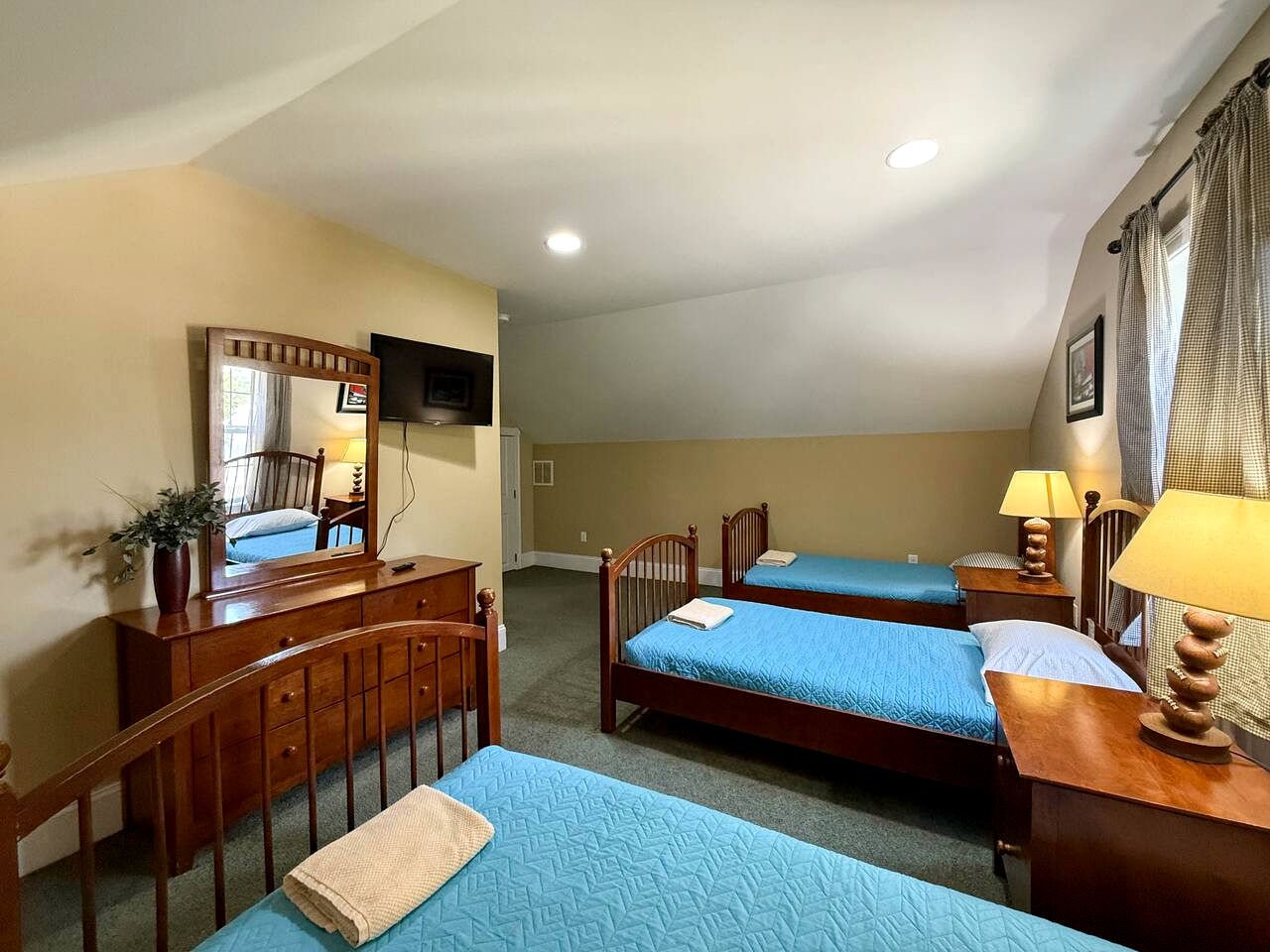 Expansive North Conway Retreat with Hot Tub & Game Room near Downtown, New Hampshire