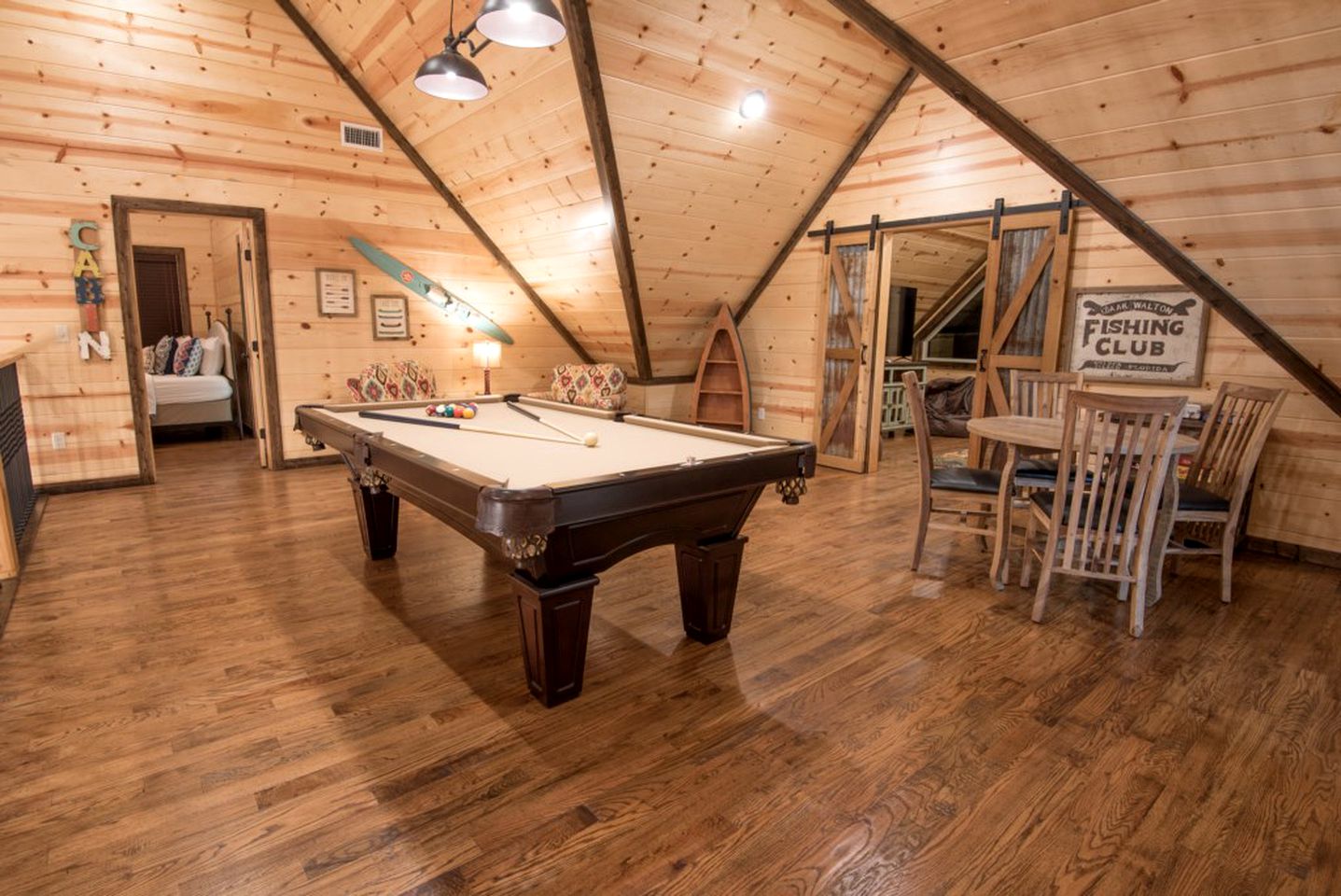 Log Cabin for a Family Getaway Hochatown, Oklahoma Glamping Hub