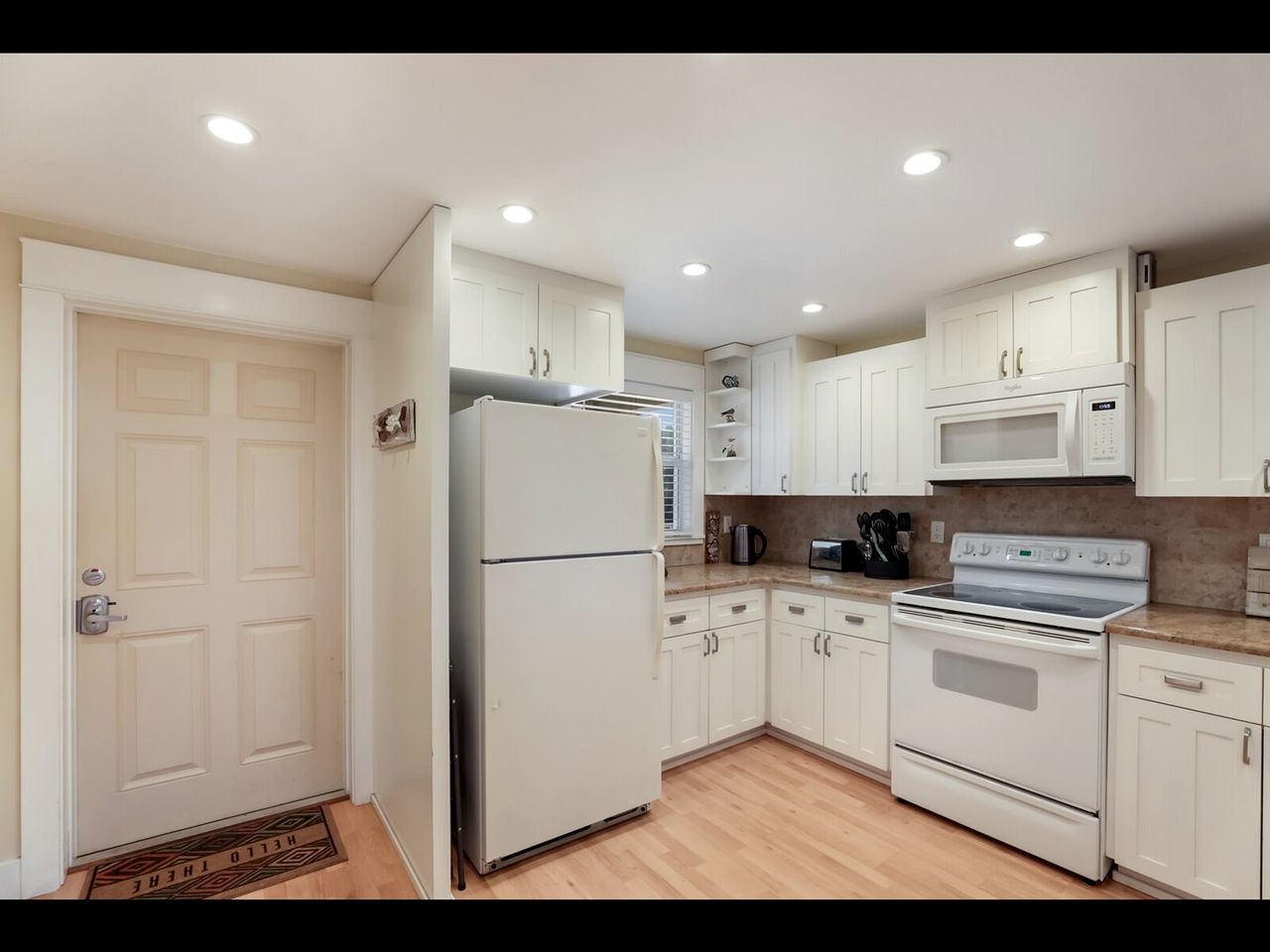 Beachfront Getaway with Stunning Ocean Views and Private Balcony on Anna Maria Island, Florida