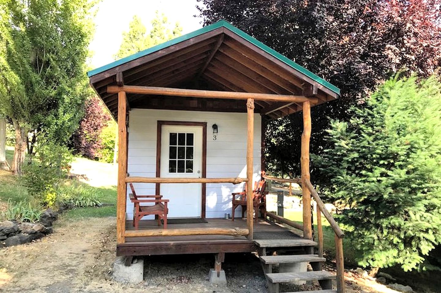 Cozy Cabin near Trailheads and Waterfalls in the Umpqua National Forest, Oregon