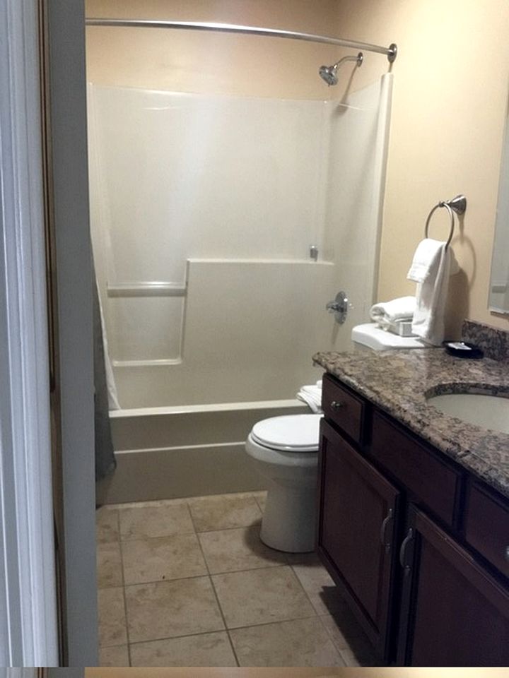 Cute Holiday Rental with Jacuzzi and Direct Lake Views in NY