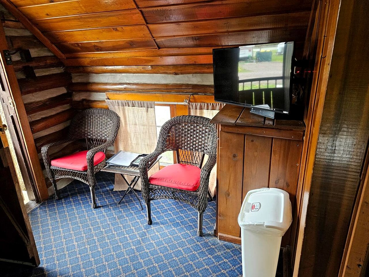 Romantic Log Cabin for Two near Youghiogheny River Lake in Pennsylvania