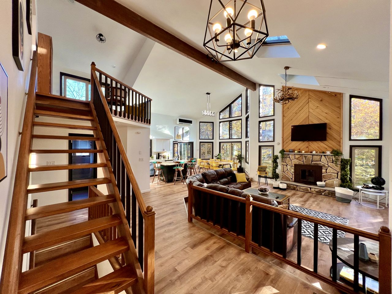 Incredible Waterfront Cabin with Game Room and Hot Tub in East Stroudsburg, Pennsylvania