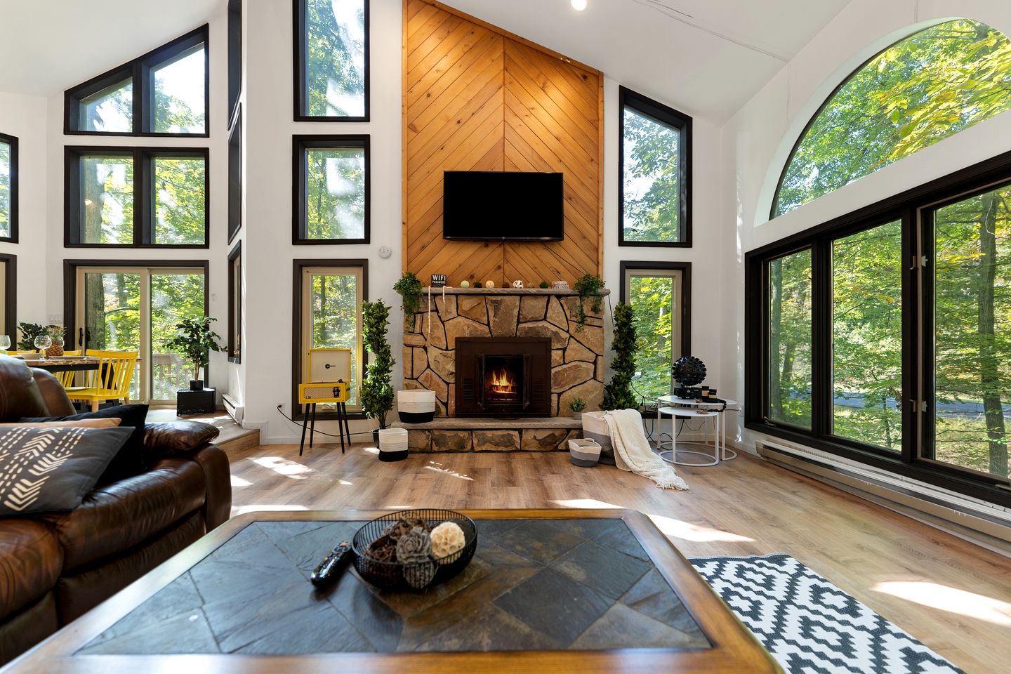 Incredible Waterfront Cabin with Game Room and Hot Tub in East Stroudsburg, Pennsylvania