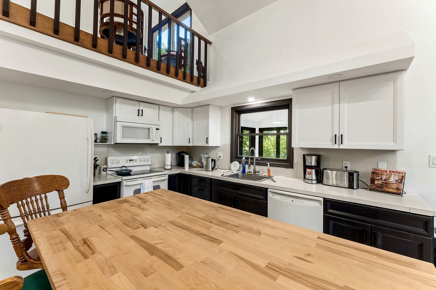 Incredible Waterfront Cabin with Game Room and Hot Tub in East Stroudsburg, Pennsylvania