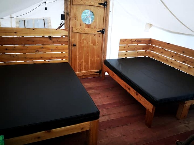 Tented Cabin near the Grand Lac Nominingue Perfect for Enjoying Nature in Quebec | Tented Cabins (Nominingue, Quebec, Canada)