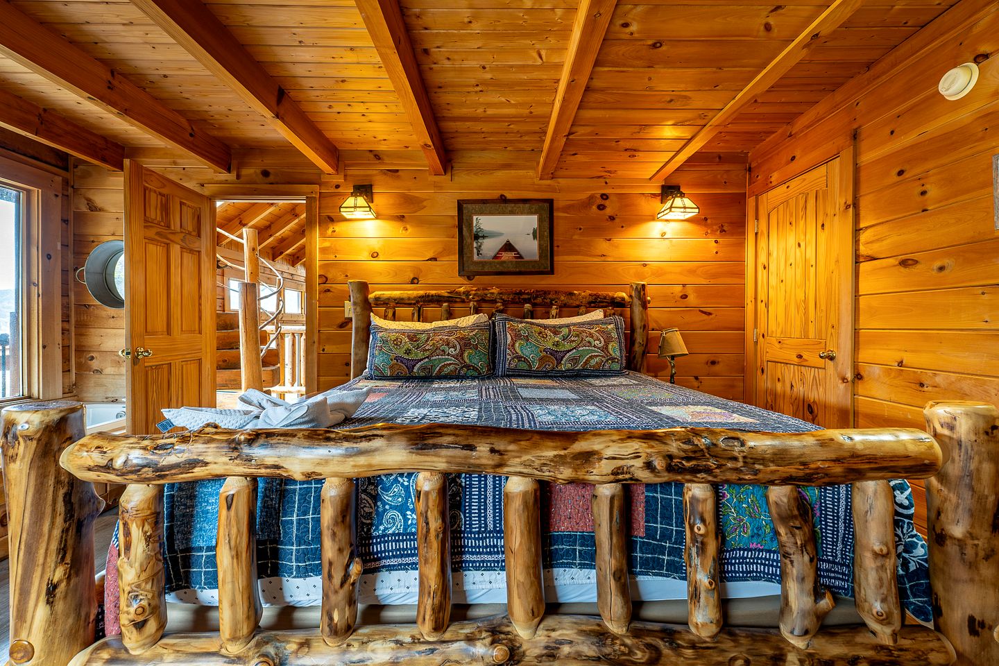 Stunning Smoky Mountain Log Cabin with 270° Views, Luxury Amenities & Hot Tub near Gatlinburg, TN