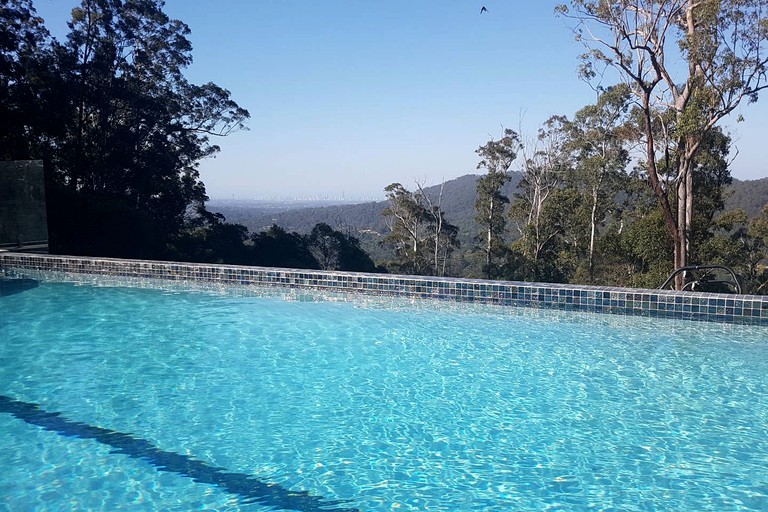 Cabins (Gold Coast, Queensland, Australia)