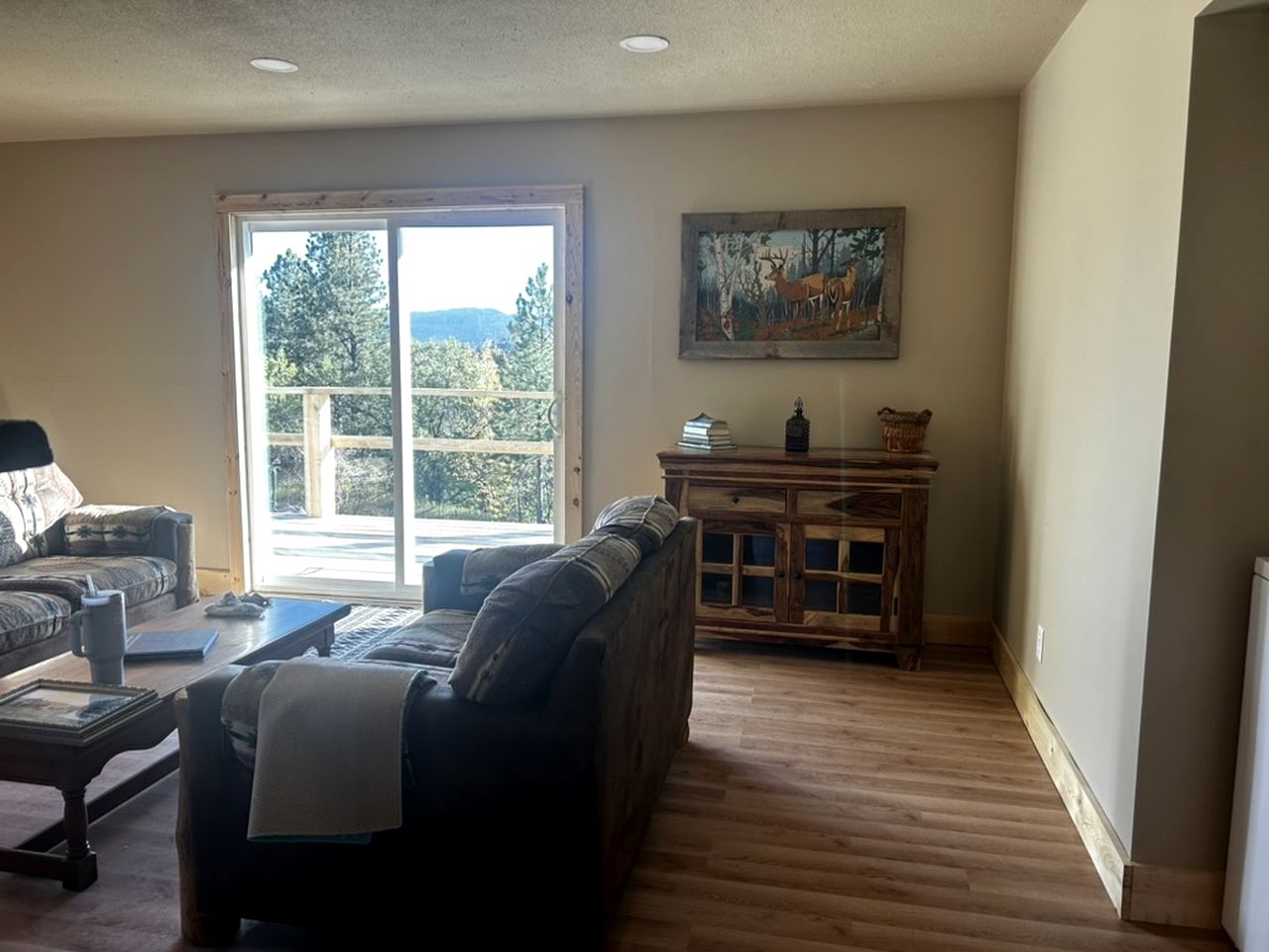 Spacious Cabin with Fire Pit, Perfect for a Family Getaway to Custer State Park