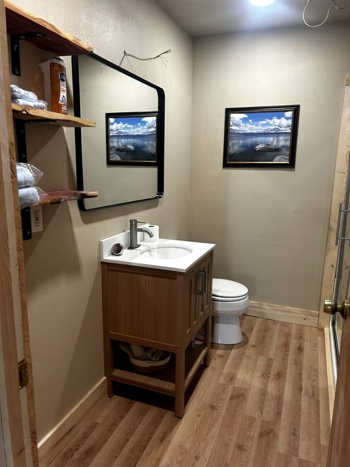 Spacious Cabin with Fire Pit, Perfect for a Family Getaway to Custer State Park