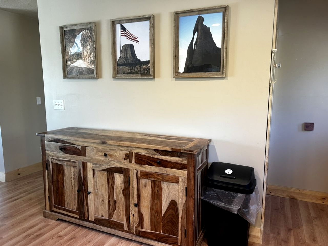 Spacious Cabin with Fire Pit, Perfect for a Family Getaway to Custer State Park