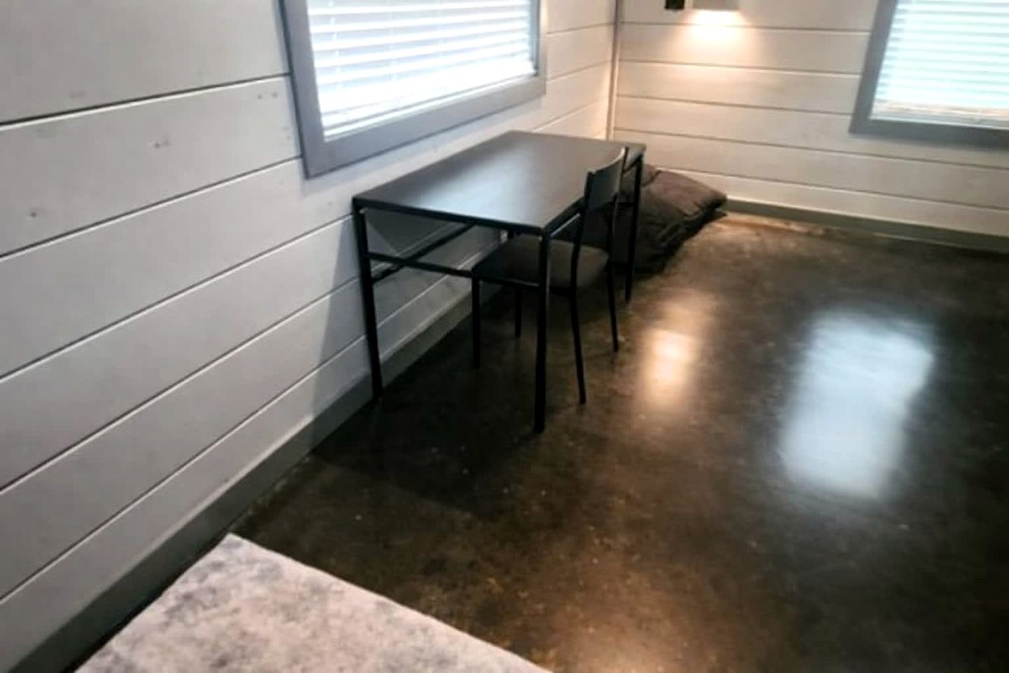 Secluded Luxury Cabin with Hot Tub & Fishing Pond Near Broken Bow Lake, Broken Bow OK