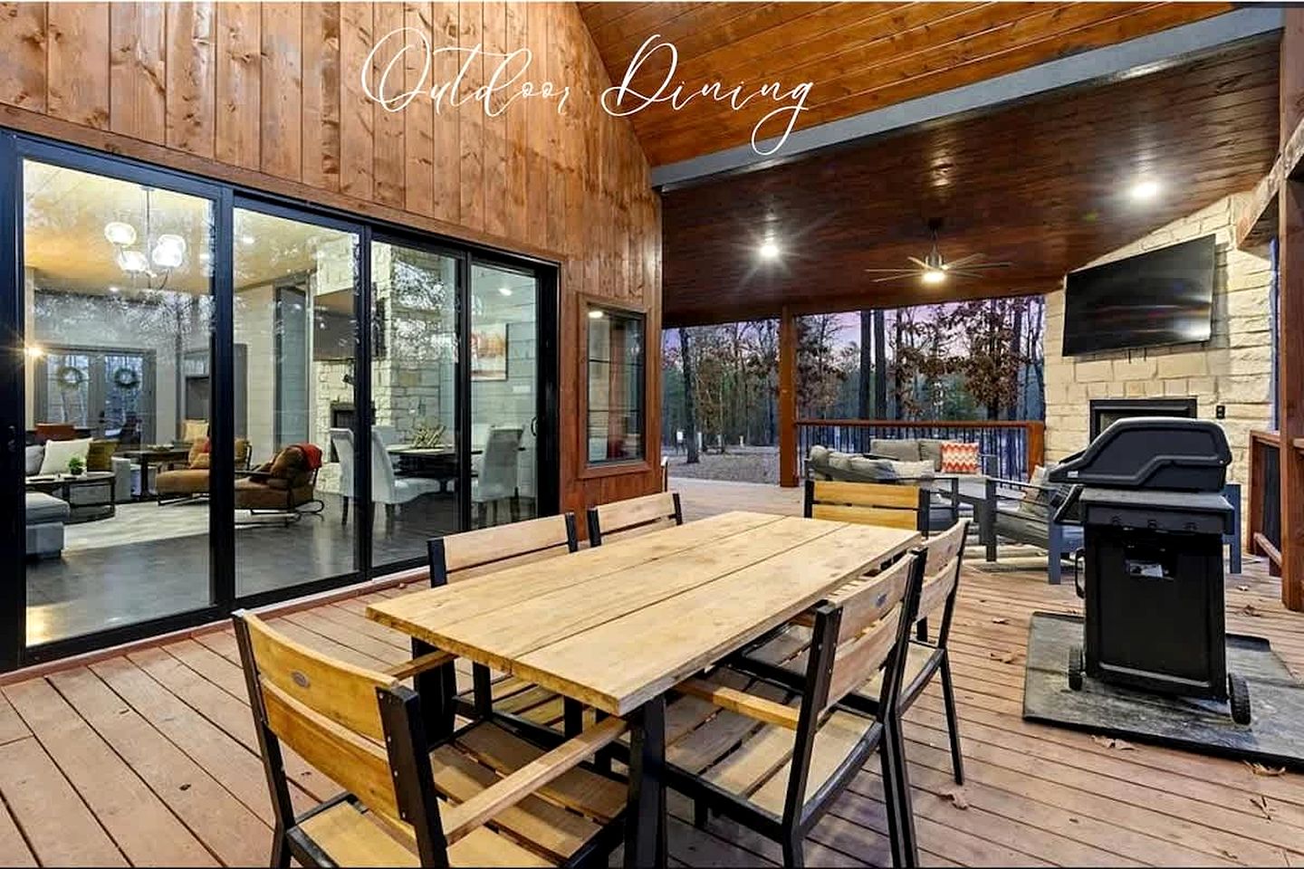 Secluded Luxury Cabin with Hot Tub & Fishing Pond Near Broken Bow Lake, Broken Bow OK