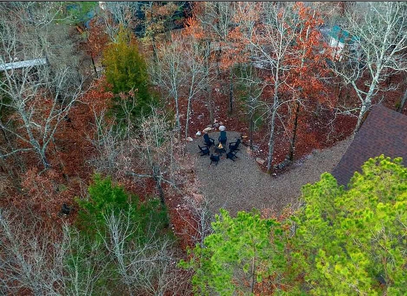 Secluded Luxury Cabin with Hot Tub & Fishing Pond Near Broken Bow Lake, Broken Bow OK