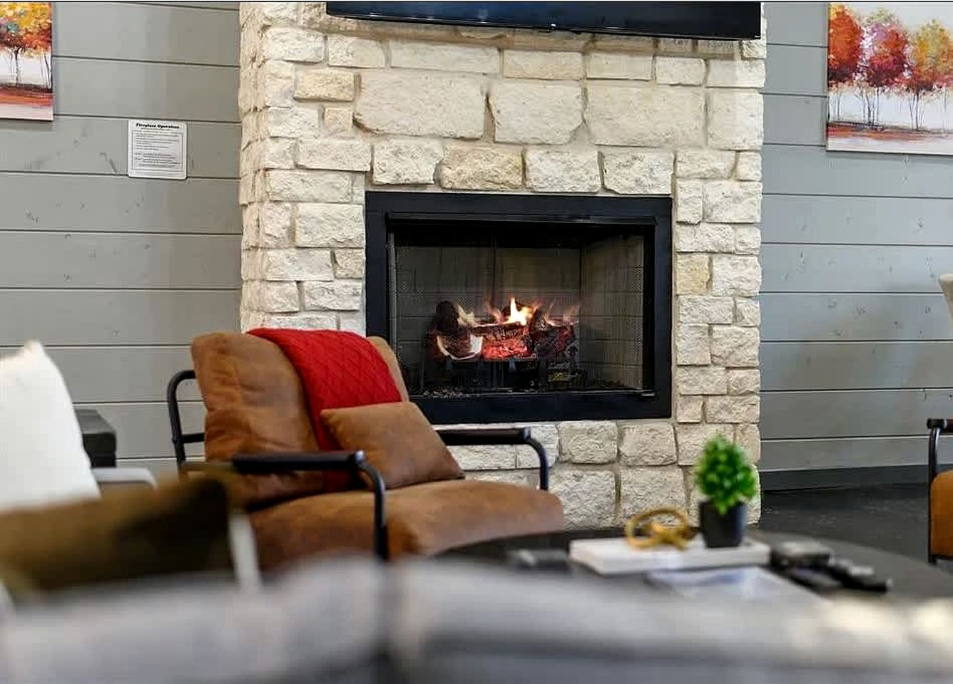 Secluded Luxury Cabin with Hot Tub & Fishing Pond Near Broken Bow Lake, Broken Bow OK