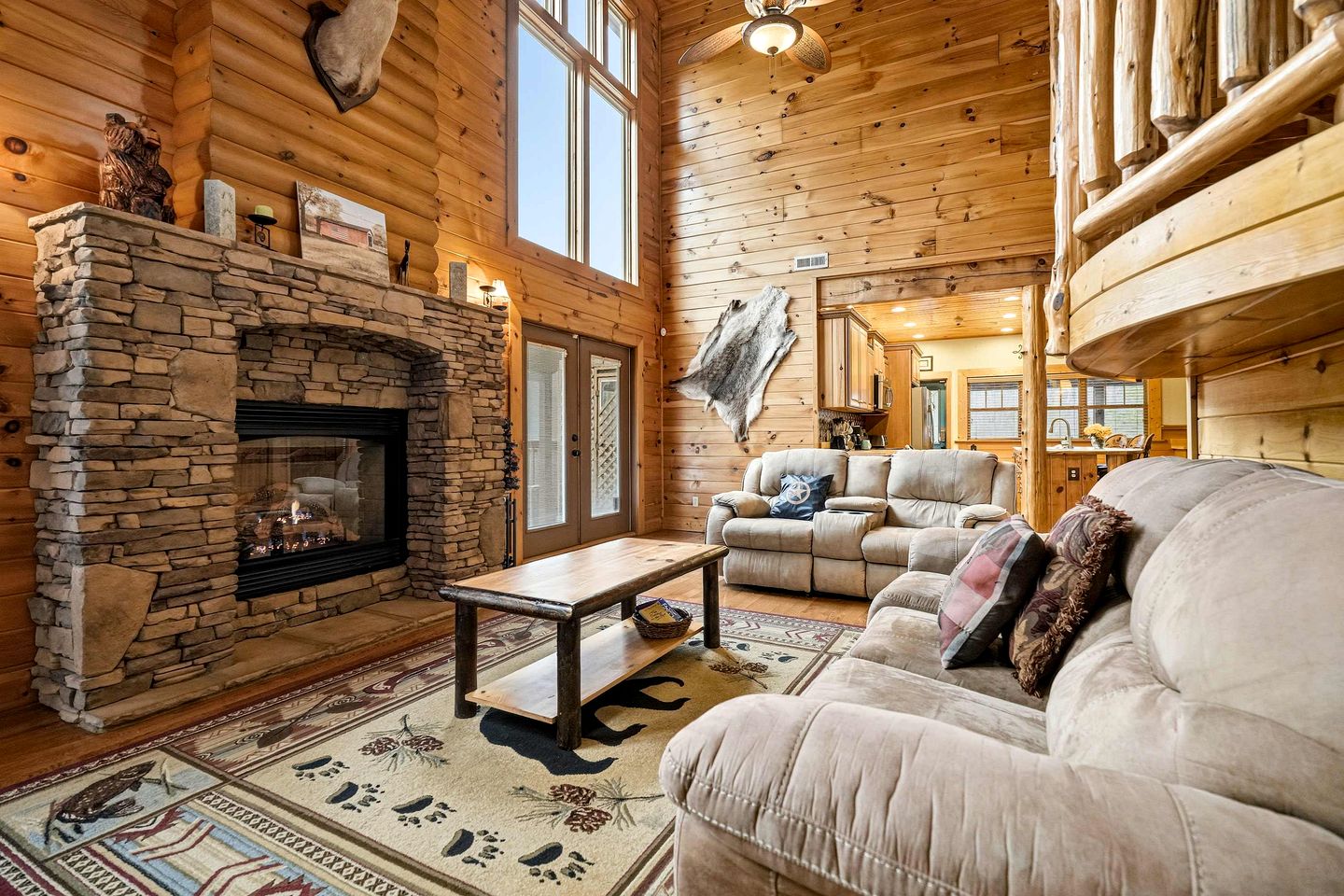 Luxury Log Cabin Escape with Hot Tub, Decks & Family Fun Spaces in Sevierville, Tennessee