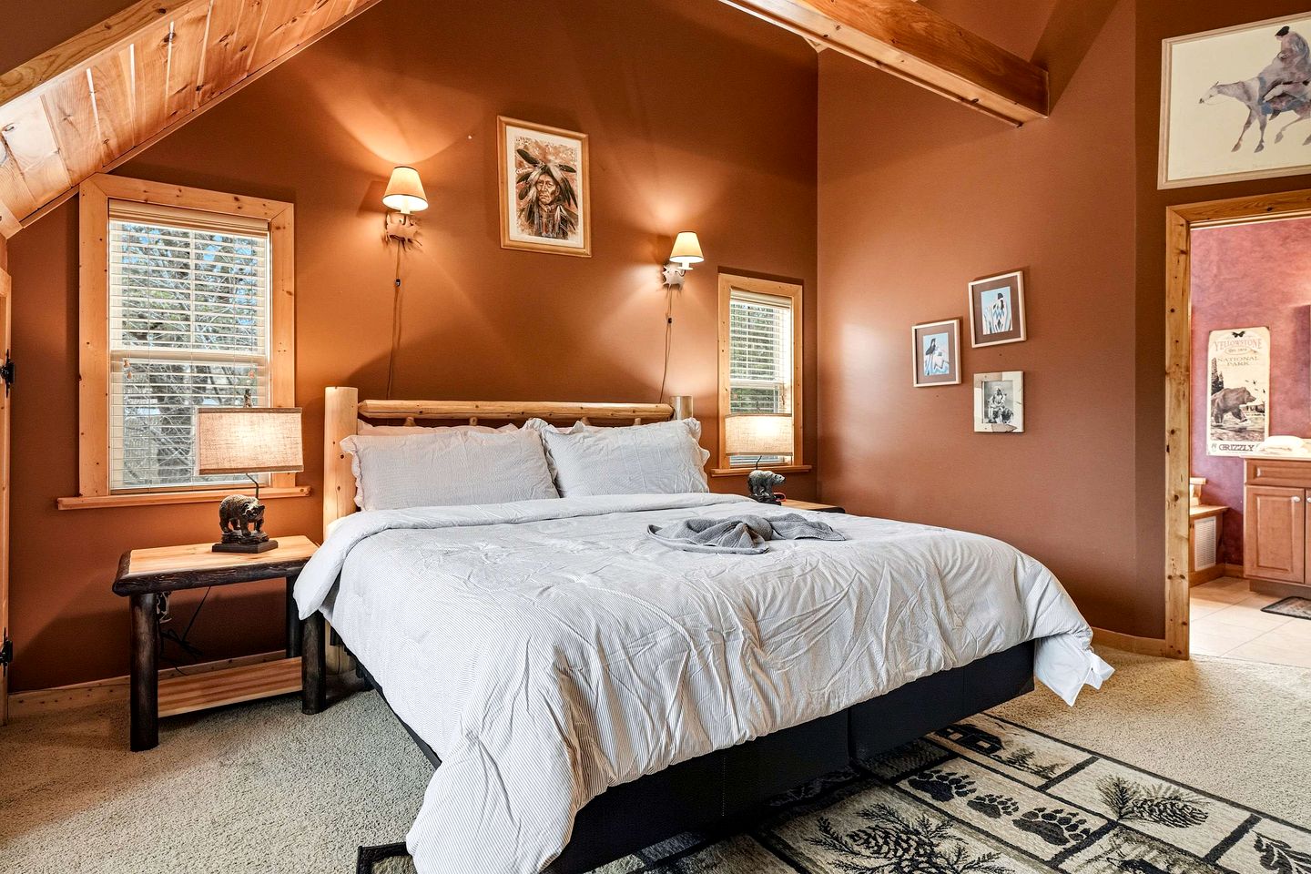 Luxury Log Cabin Escape with Hot Tub, Decks & Family Fun Spaces in Sevierville, Tennessee