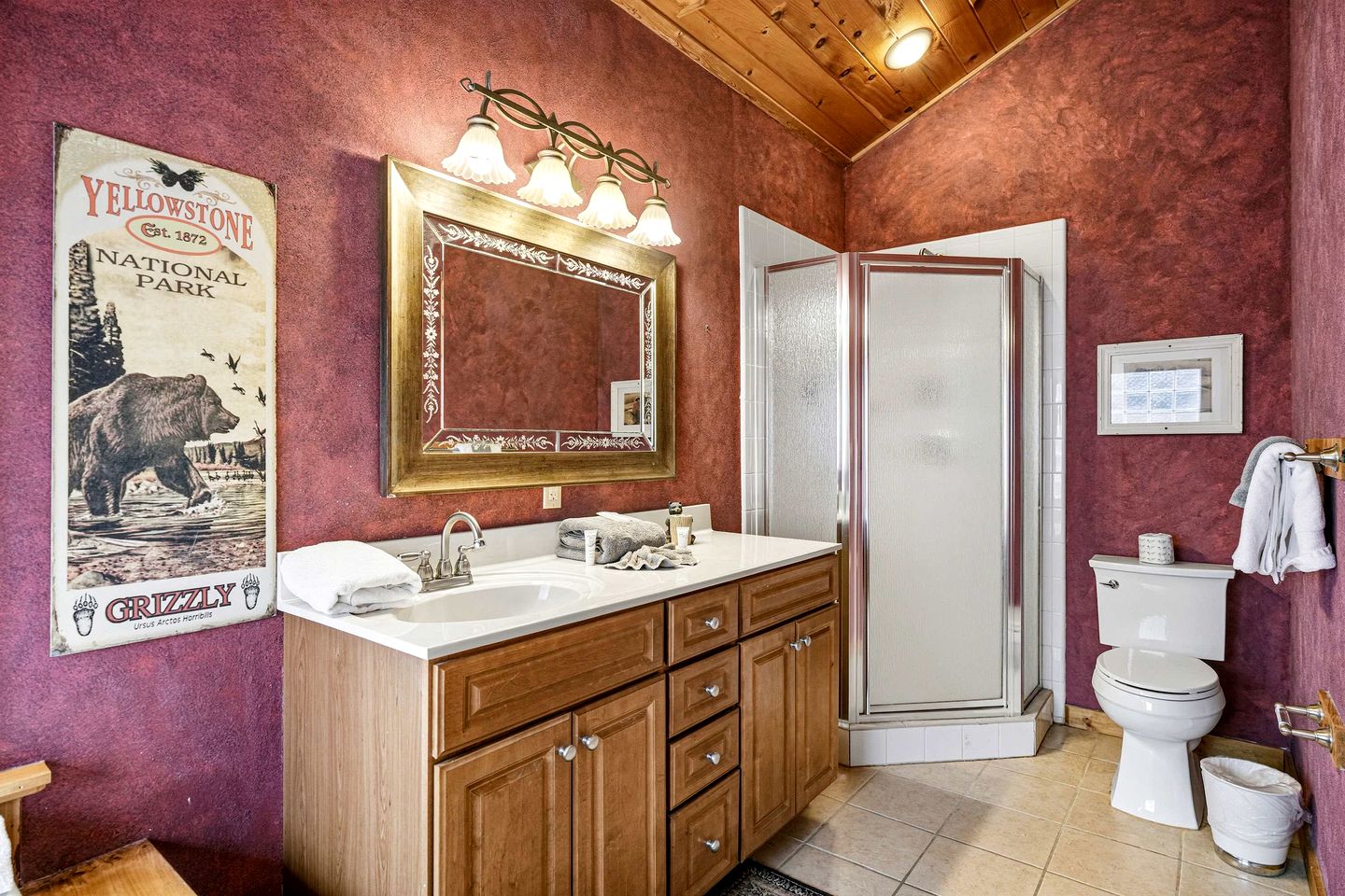 Luxury Log Cabin Escape with Hot Tub, Decks & Family Fun Spaces in Sevierville, Tennessee