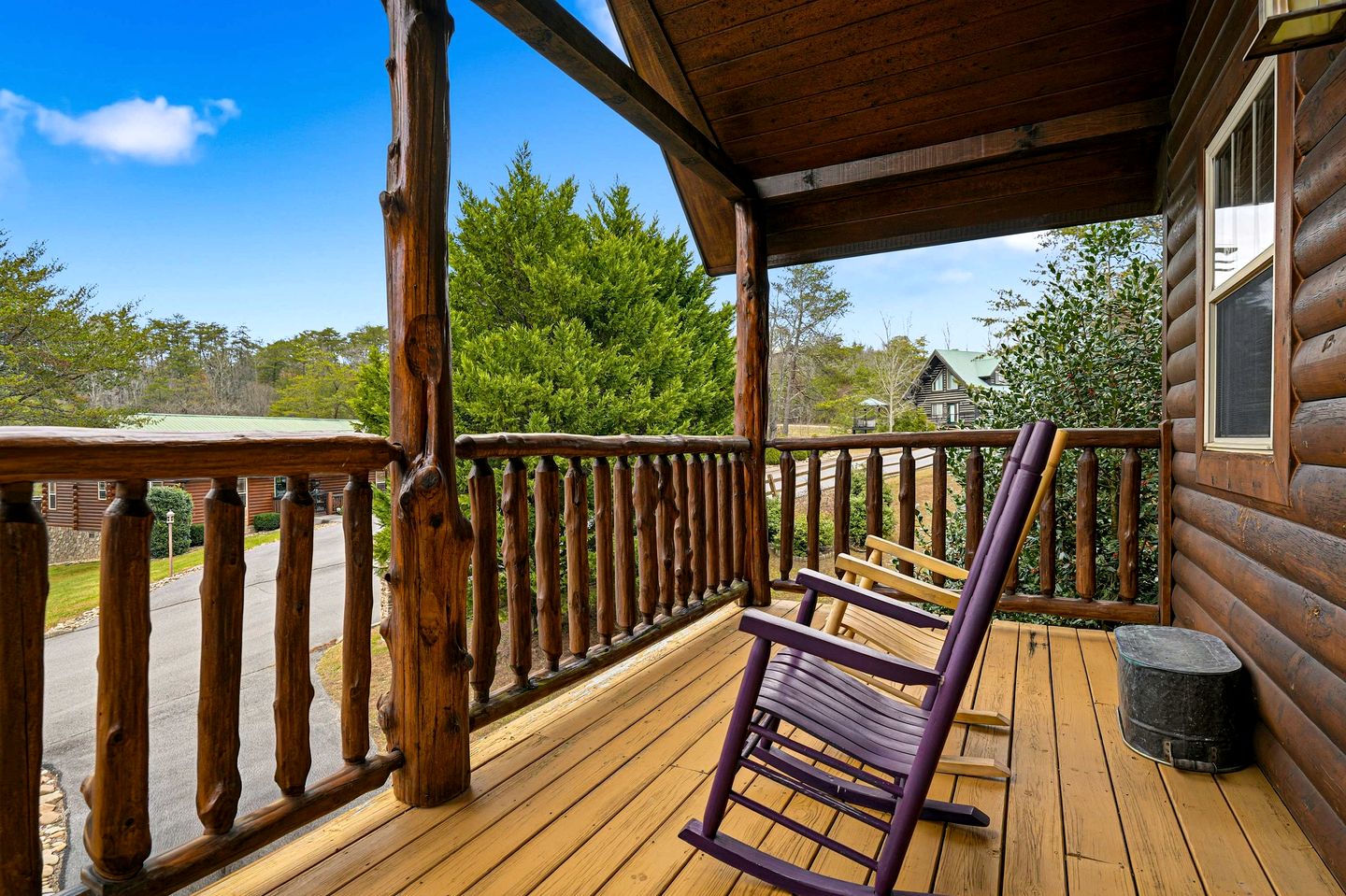 Luxury Log Cabin Escape with Hot Tub, Decks & Family Fun Spaces in Sevierville, Tennessee