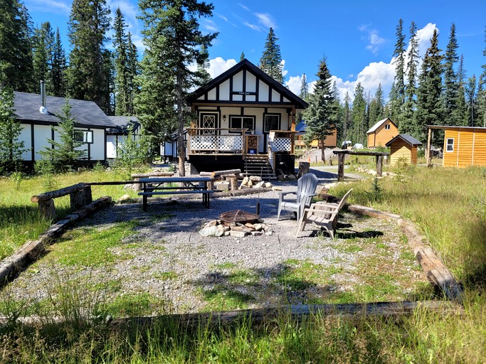 Cottages (Nordegg, Alberta, Canada)