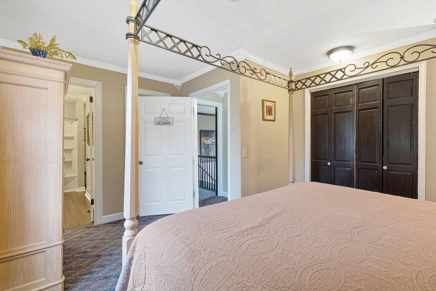 Peaceful Historic Villa with Hot Tub & Pool near Downtown Nashville, Tennessee