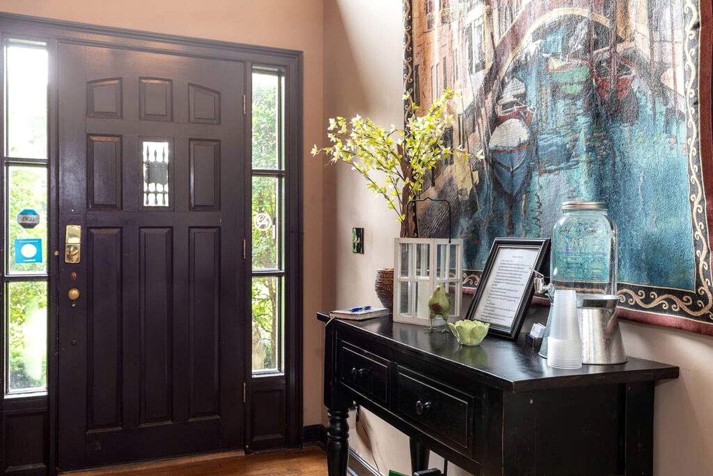 Peaceful Historic Villa with Hot Tub & Pool near Downtown Nashville, Tennessee