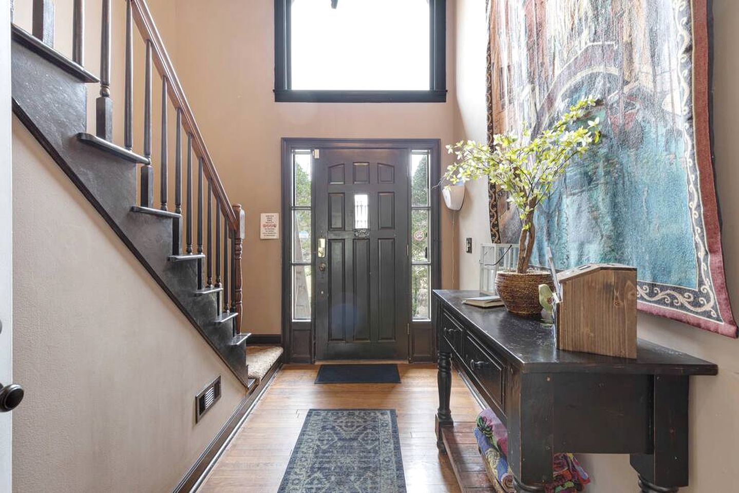 Peaceful Historic Villa with Hot Tub & Pool near Downtown Nashville, Tennessee