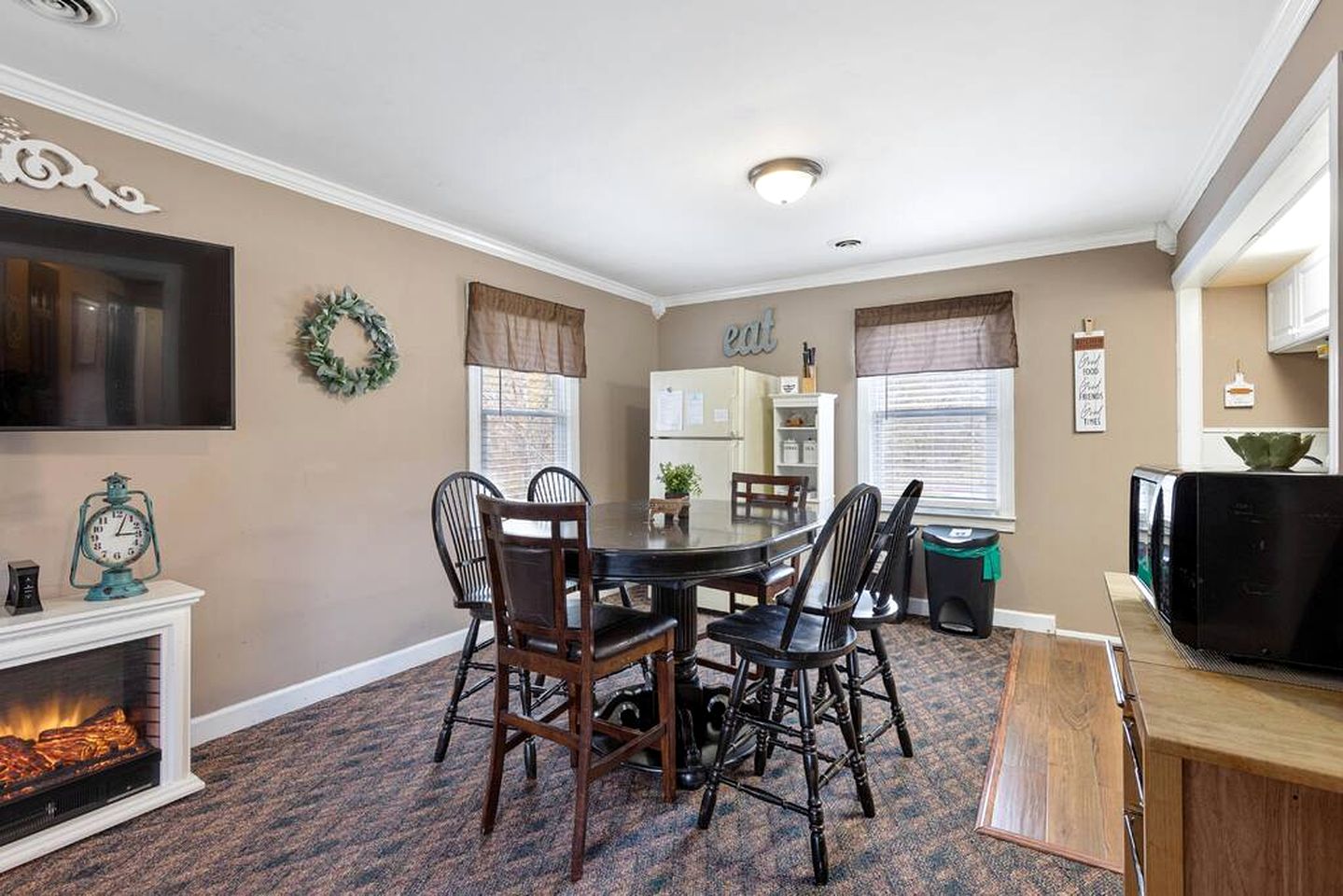 Peaceful Historic Villa with Hot Tub & Pool near Downtown Nashville, Tennessee