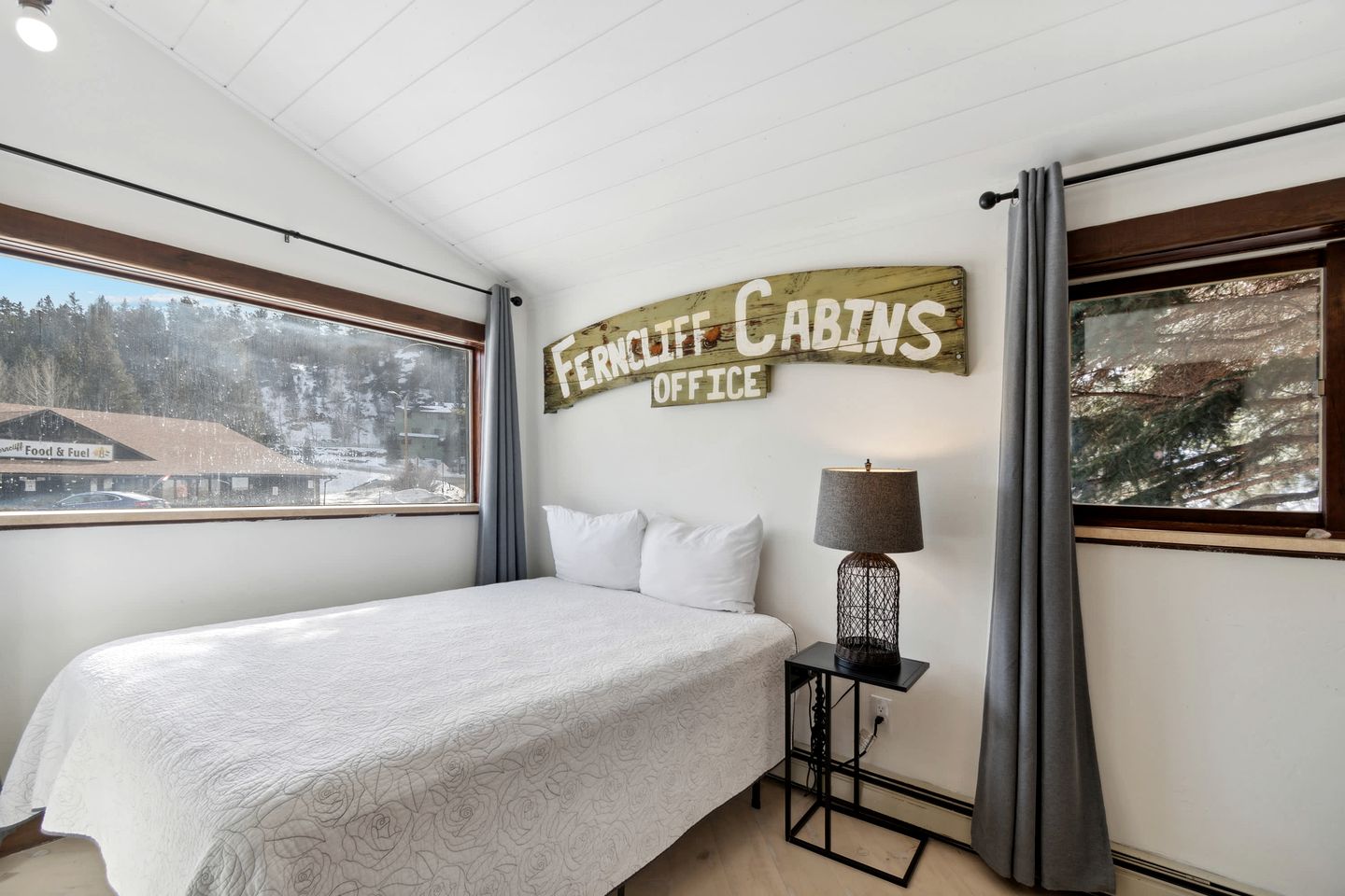 Spacious Mountain Lodge with Private Hot Tub near Estes Park & Rocky Mountain National Park, Ferncliff Colorado