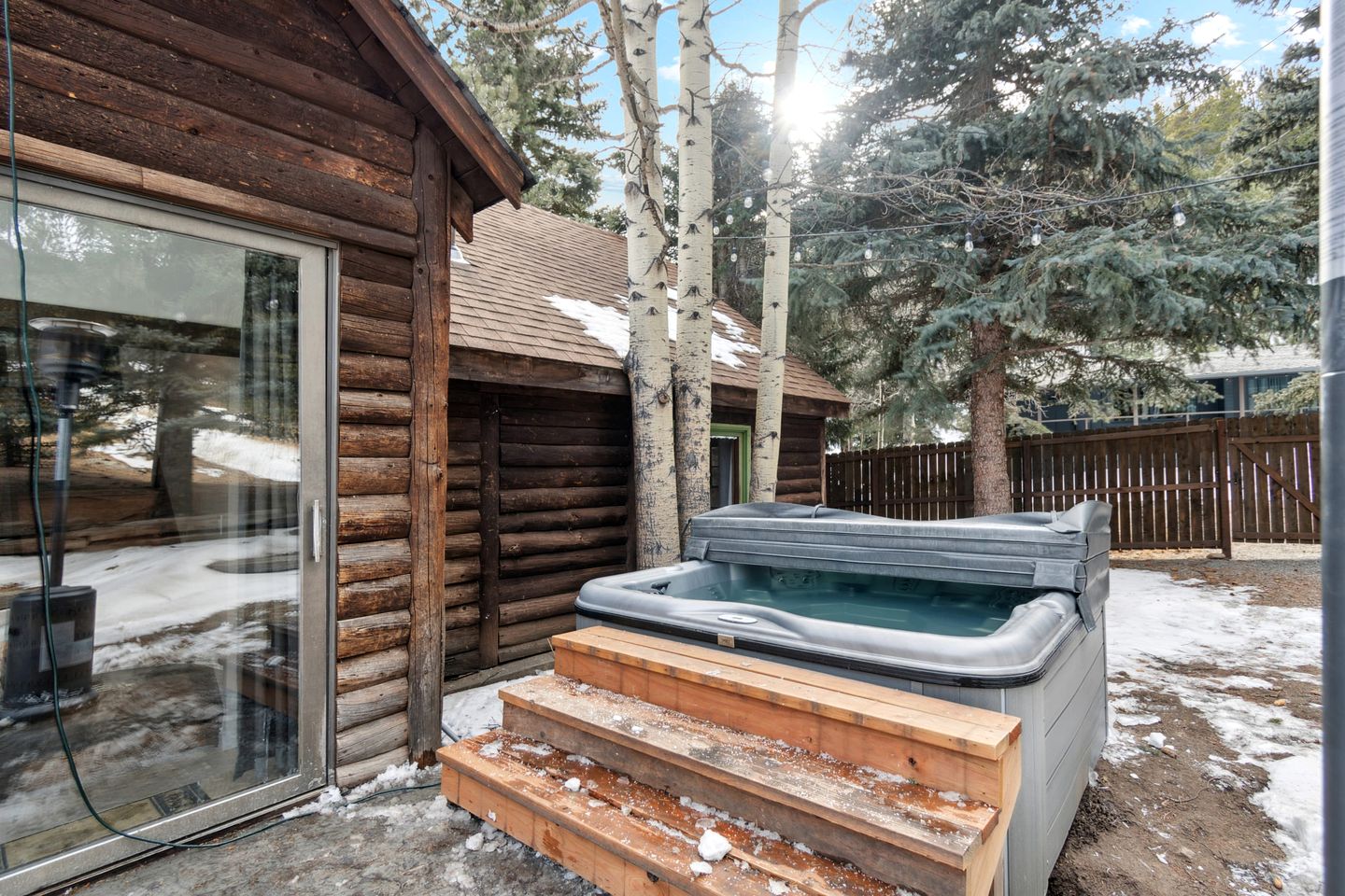 Spacious Mountain Lodge with Private Hot Tub near Estes Park & Rocky Mountain National Park, Ferncliff Colorado