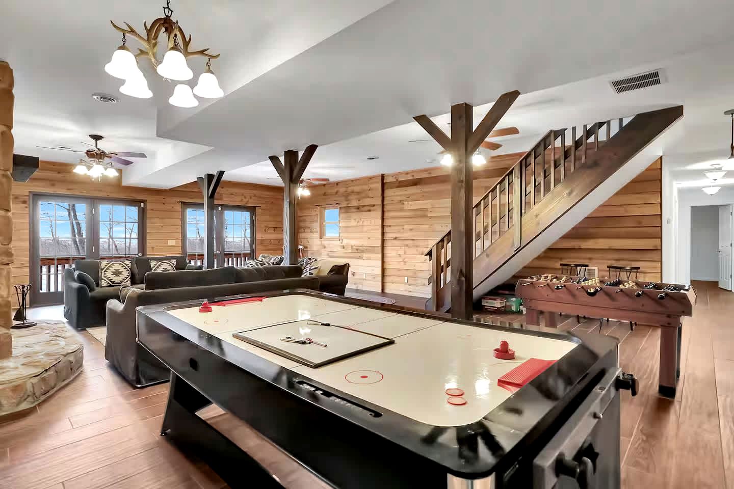 Pet Friendly Cabin for Large Groups in the Eastern Panhandle of West Virginia, Surrounded by Scenic Nature and Historic Attractions