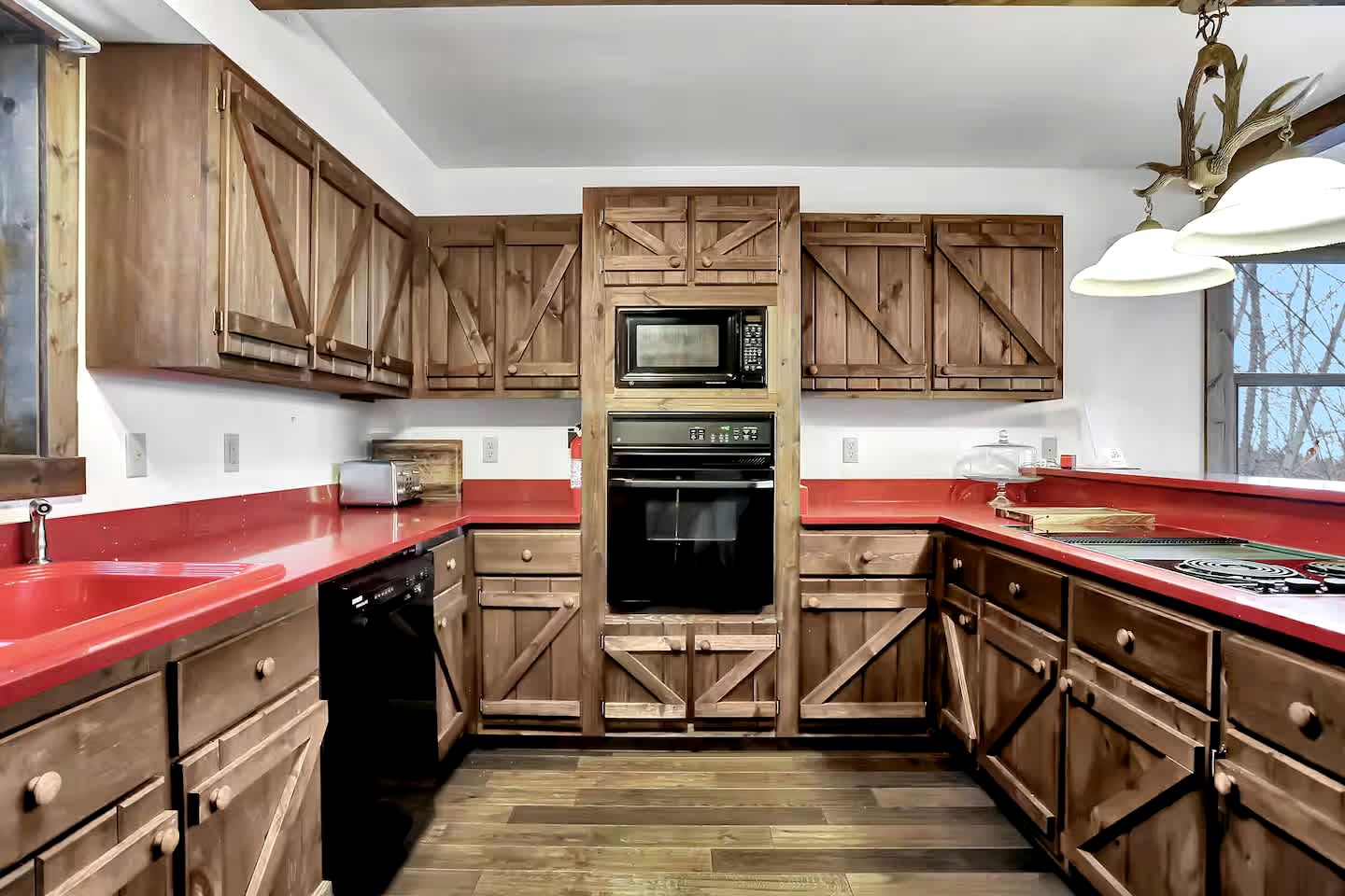 Pet Friendly Cabin for Large Groups in the Eastern Panhandle of West Virginia, Surrounded by Scenic Nature and Historic Attractions