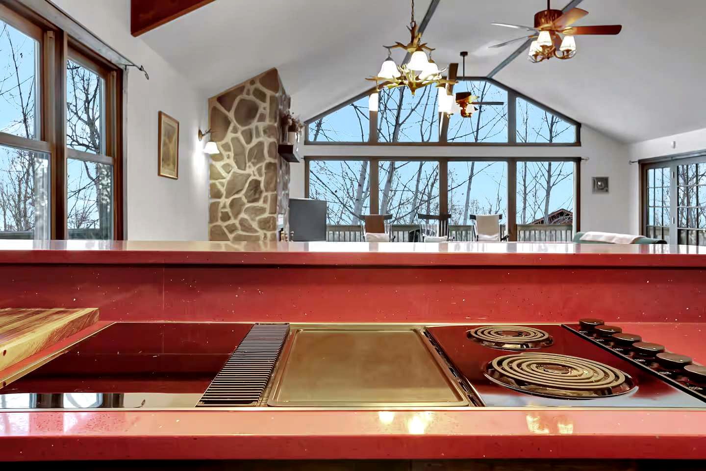 Pet Friendly Cabin for Large Groups in the Eastern Panhandle of West Virginia, Surrounded by Scenic Nature and Historic Attractions