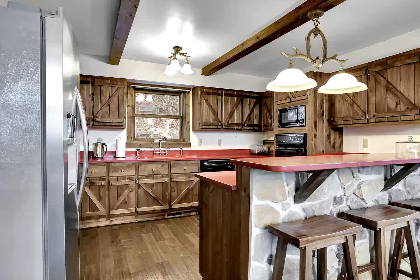 Pet Friendly Cabin for Large Groups in the Eastern Panhandle of West Virginia, Surrounded by Scenic Nature and Historic Attractions