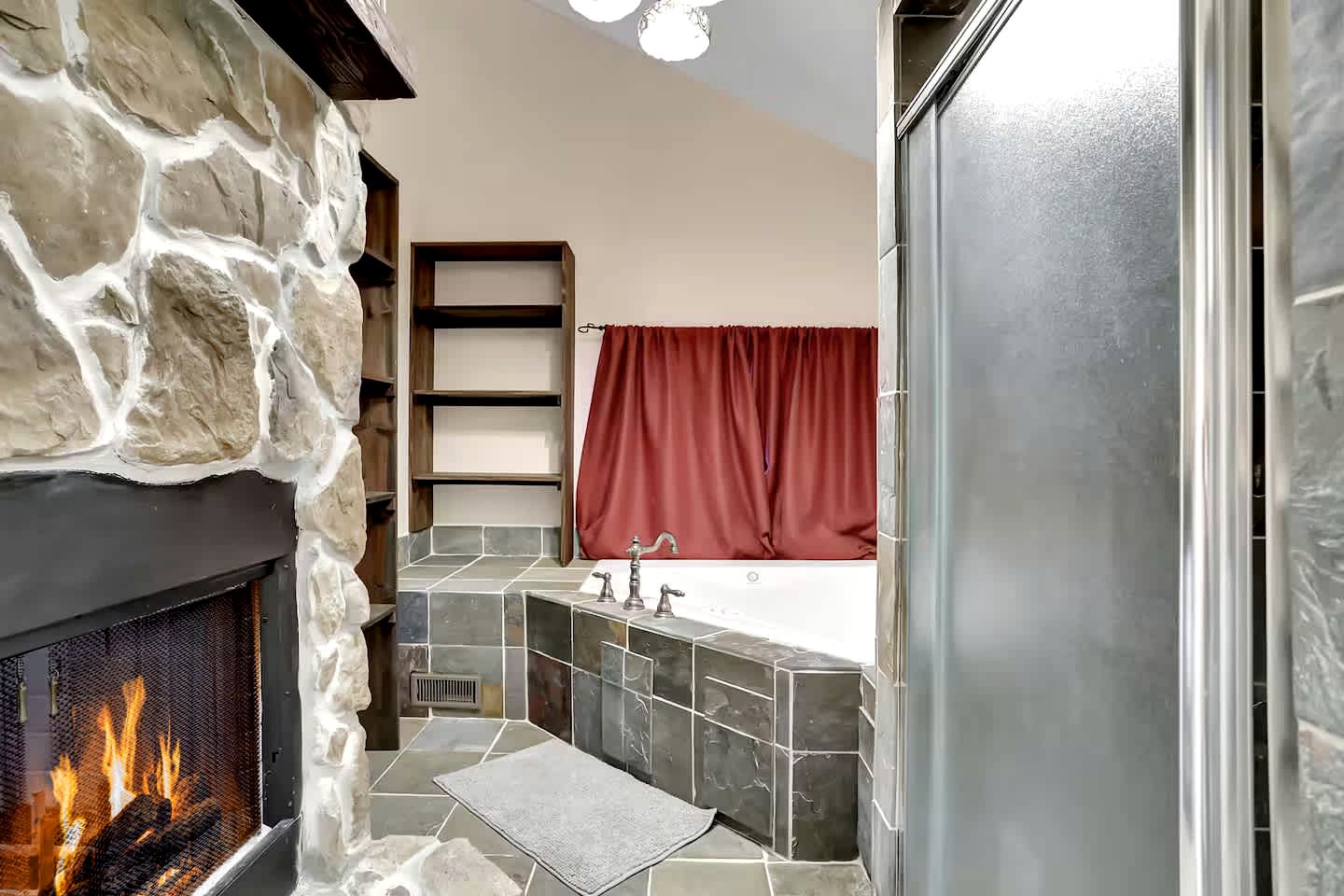 Pet Friendly Cabin for Large Groups in the Eastern Panhandle of West Virginia, Surrounded by Scenic Nature and Historic Attractions