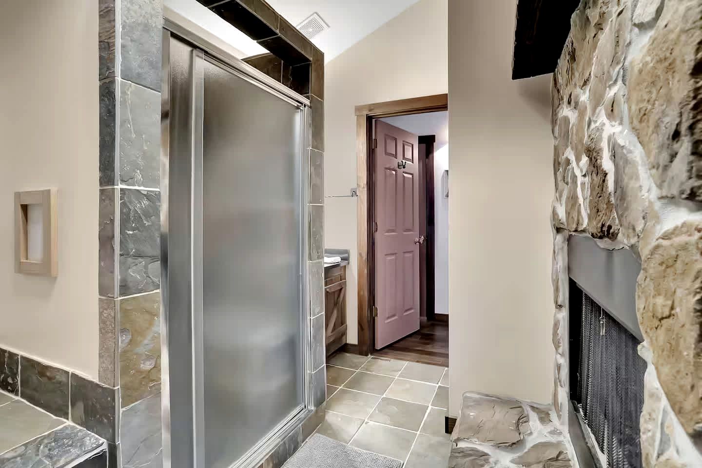 Pet Friendly Cabin for Large Groups in the Eastern Panhandle of West Virginia, Surrounded by Scenic Nature and Historic Attractions