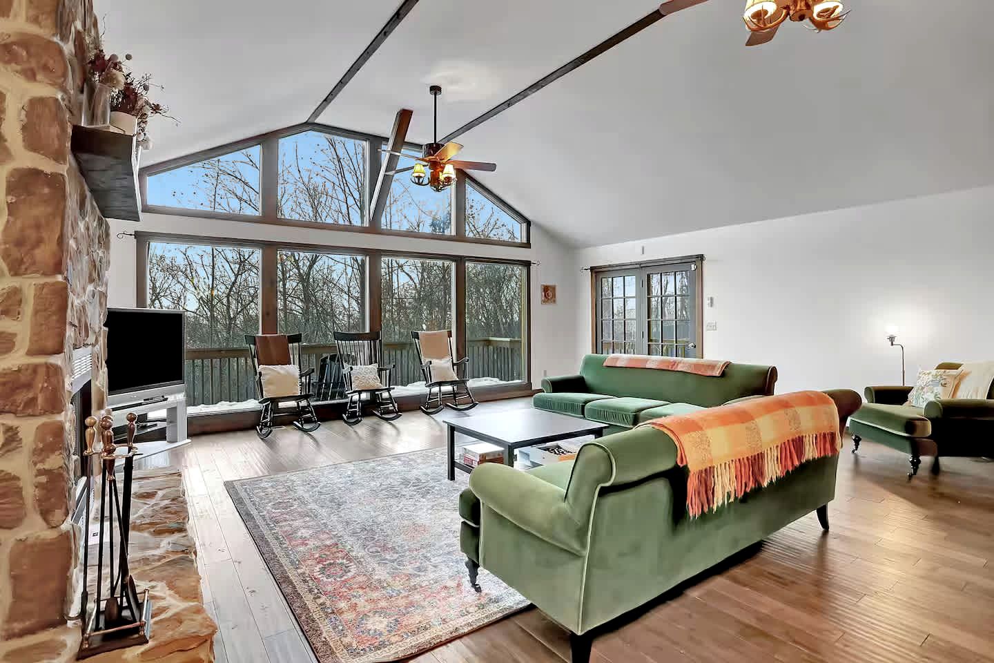 Pet Friendly Cabin for Large Groups in the Eastern Panhandle of West Virginia, Surrounded by Scenic Nature and Historic Attractions