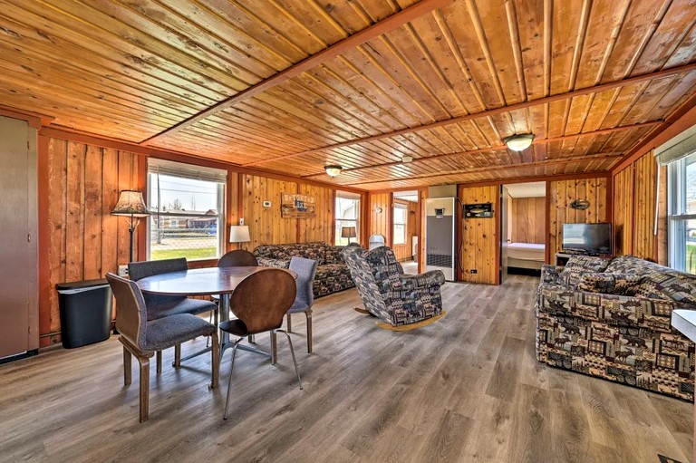 Cabins (United States of America, Houghton Lake, Michigan)