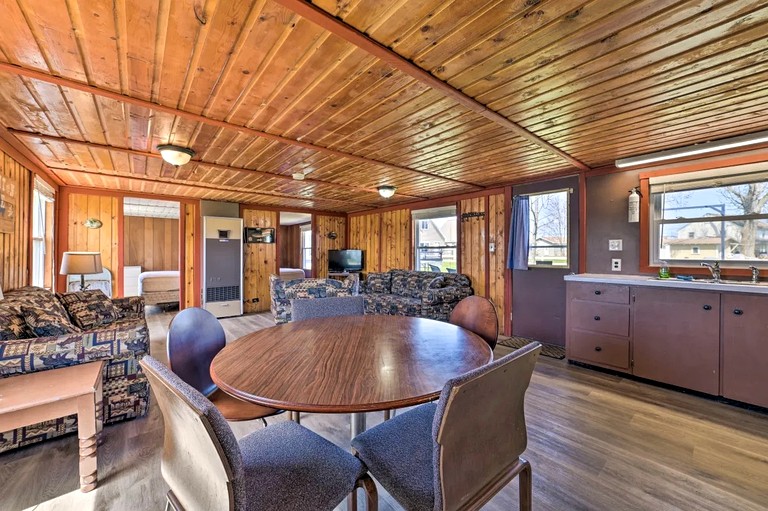 Cabins (United States of America, Houghton Lake, Michigan)