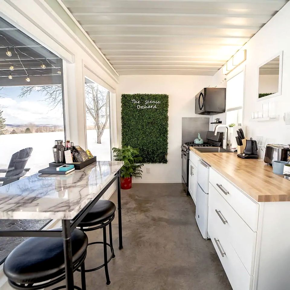 Luxury Cabin with a Hot Tub in Barneveld Ideal for Romantic Adirondack Getaways