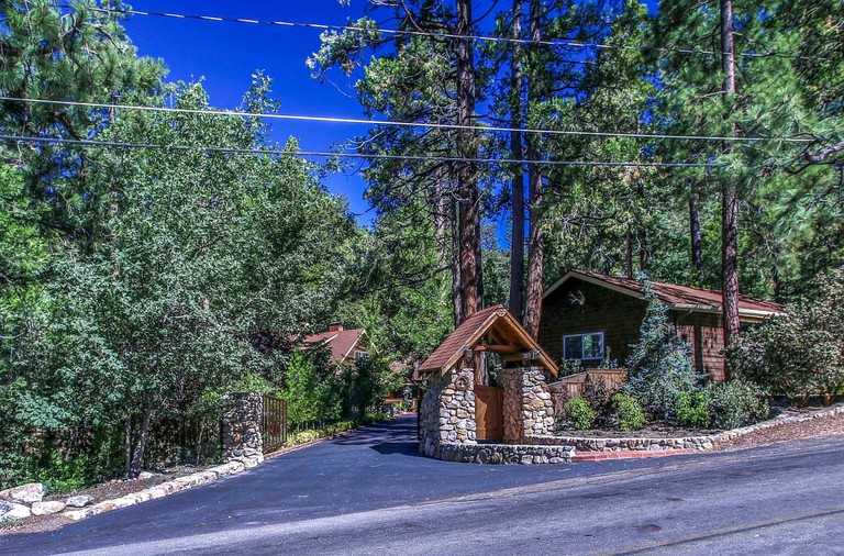Cabins (Idyllwild, California, United States of America)
