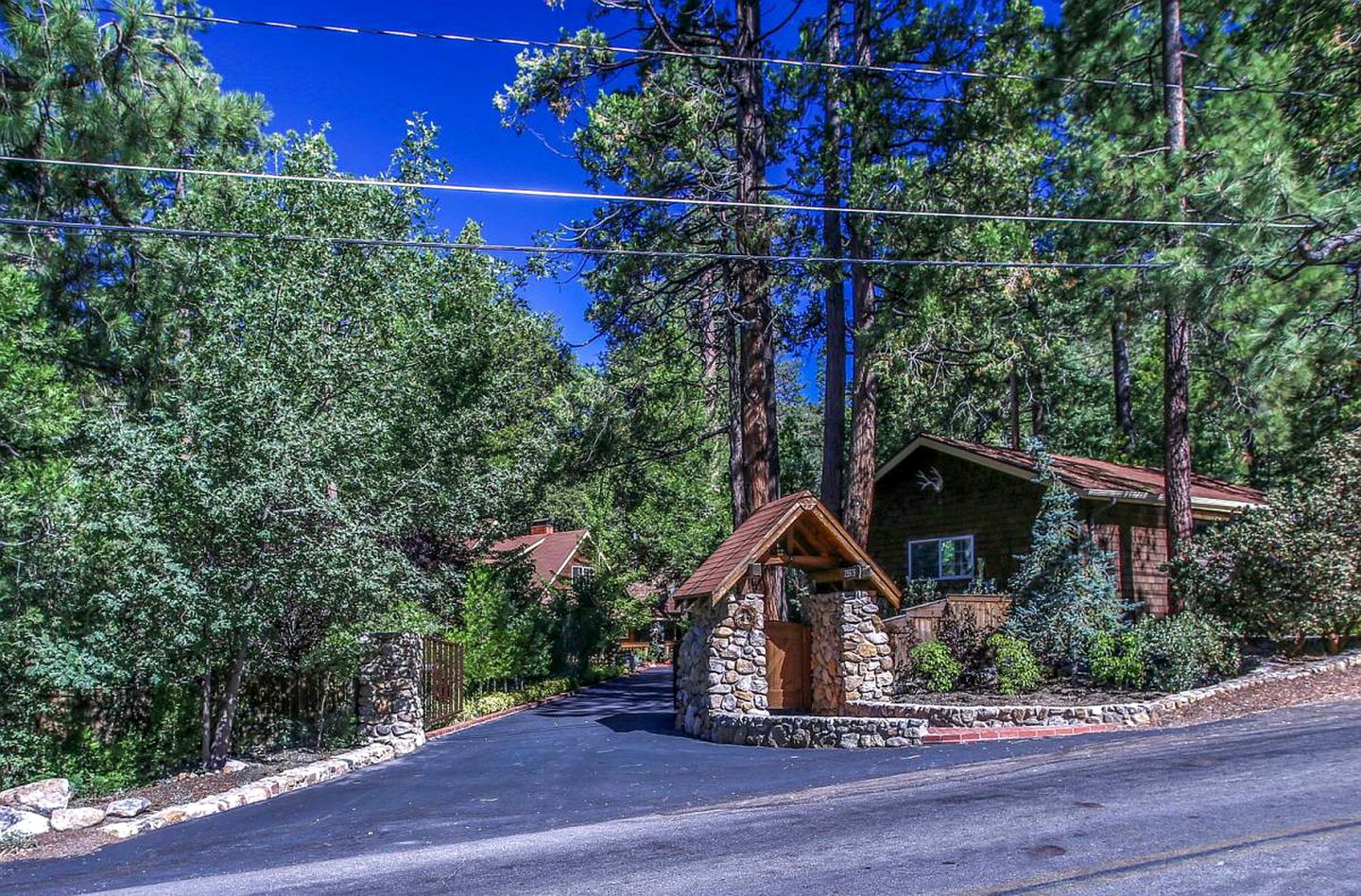 Homey Idyllwild Accommodation with a Hot Tub, Best California Glamping Sites