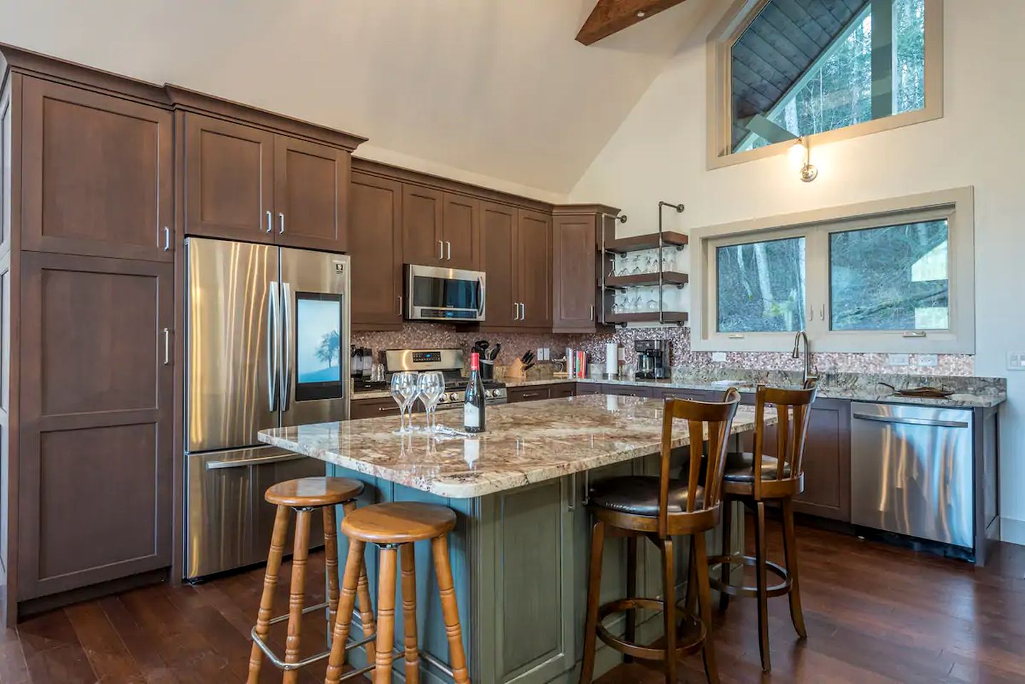 Enchanting Cabin near Asheville, NC, Ideal for a Blue Ridge Mountains Getaway