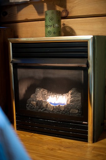 Deluxe Cabin Rental with Hot Tub near Chimney Rock State Park, North Carolina | Cabins (Lake Lure, North Carolina, United States of America)