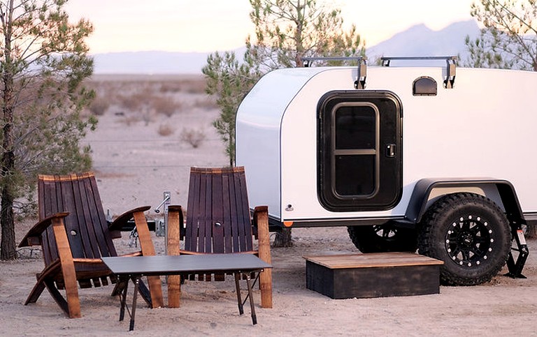 Peaceful Desert Glamping Trailer with Vineyard Views Near Death Valley National Park, California
