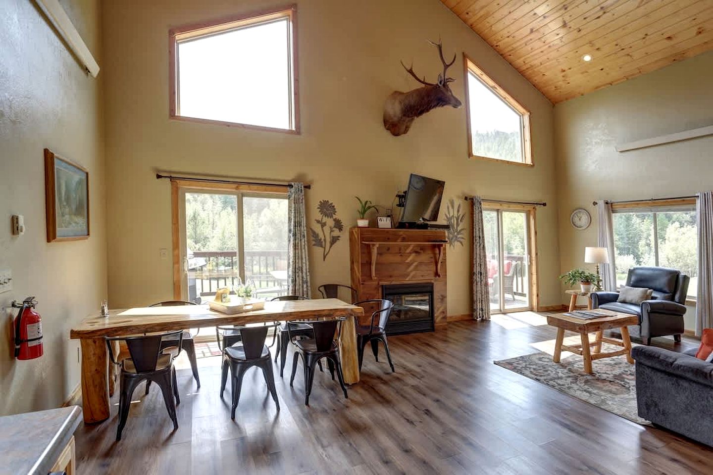 Lush Creekside Vacation Rental Haven near Mount Rushmore in South Dakota