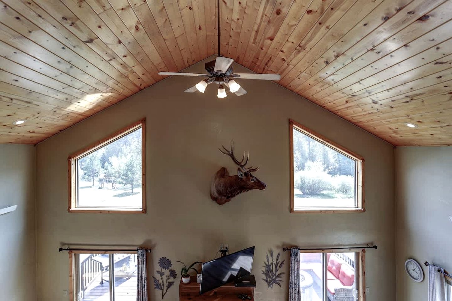 Lush Creekside Vacation Rental Haven near Mount Rushmore in South Dakota