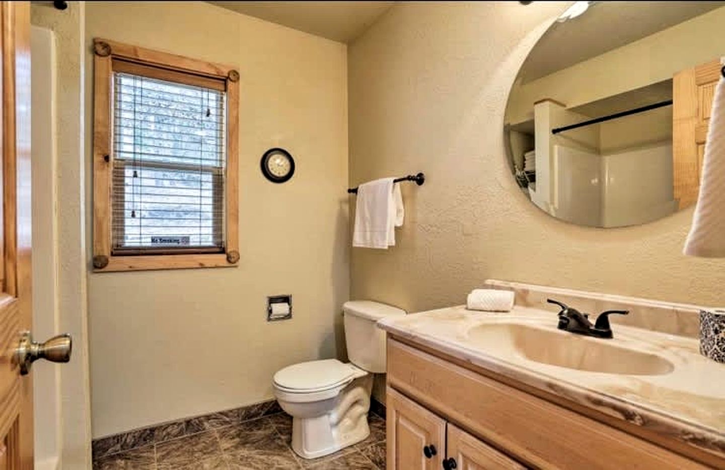 Lush Creekside Vacation Rental Haven near Mount Rushmore in South Dakota