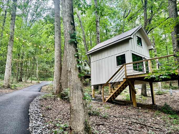 Tree Houses (United States of America, Scottsboro, Alabama)